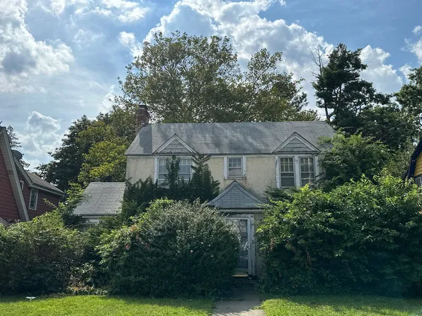118 Parsons Dr, Hempstead, NY 11550