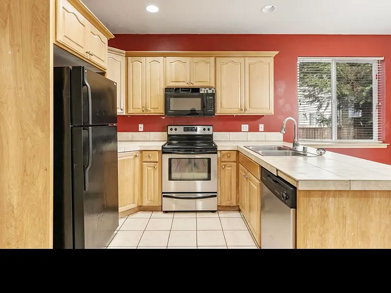 2833 NE Stapleton Rd #0 — Photo 8
