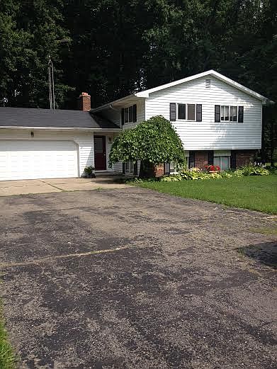 1st image of 869 Chickasaw Dr