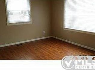 29085 Park St, Roseville, MI 48066
