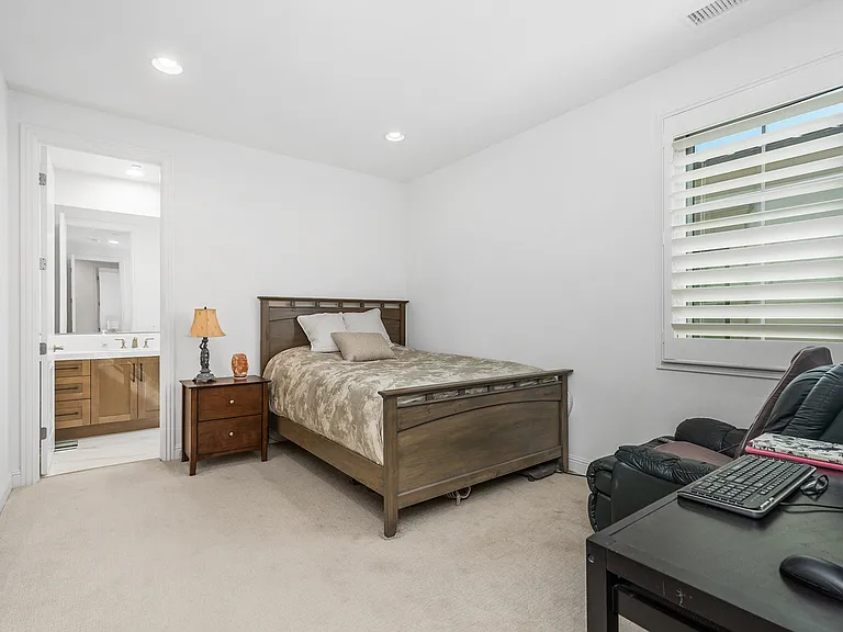 118 Iron Gate — Photo 19