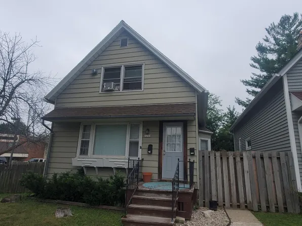 3240 N Dousman St, Milwaukee, WI 53212