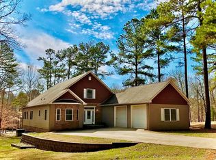 418 Eagles Harbor Dr, Hodges, SC 29653