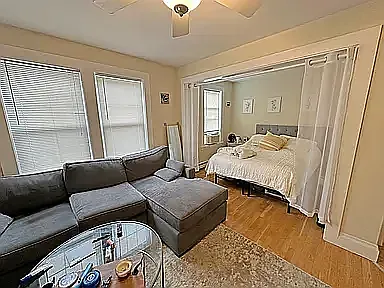 428 E 3rd St #1 — Photo 3