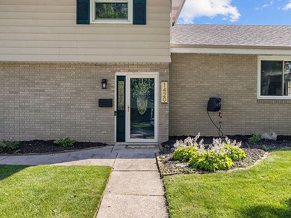 3rd image of 1420 S Riverdale Dr