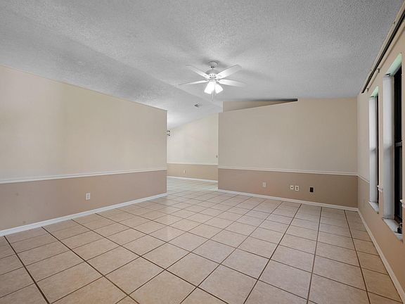 3rd image of 2972 SW Rosetta St #34953