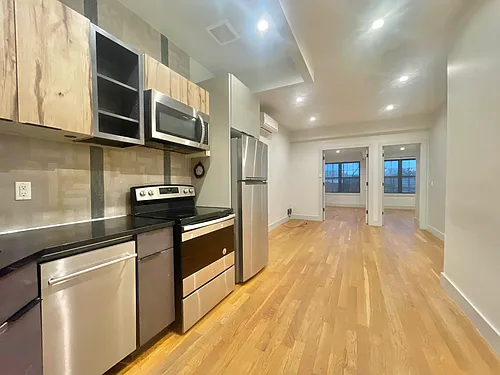 239 Scholes St Photo 1