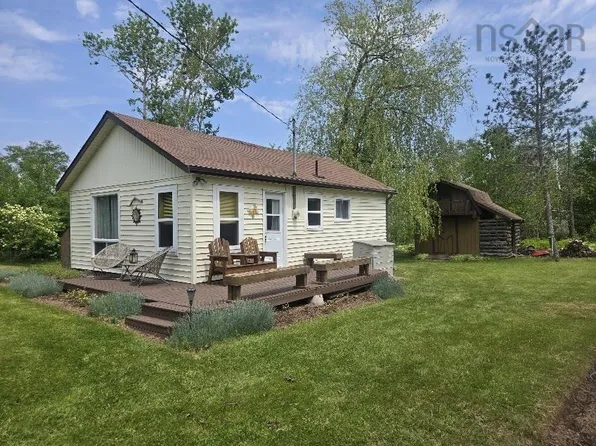 70 Andersens Rd, Pictou, NS B0K 1N0
