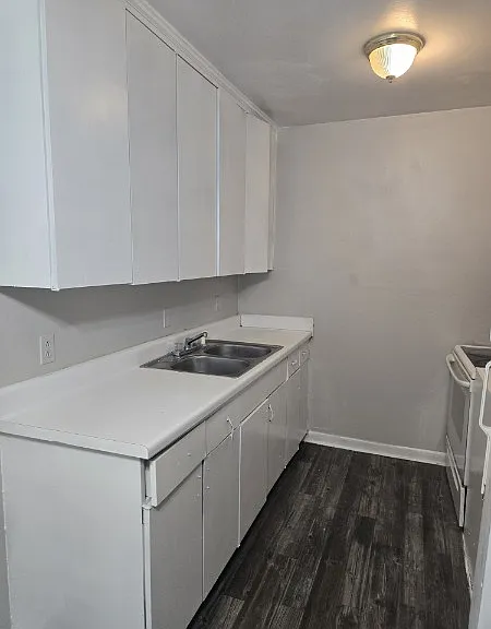 550 Harding Pl #F120 — Photo 3