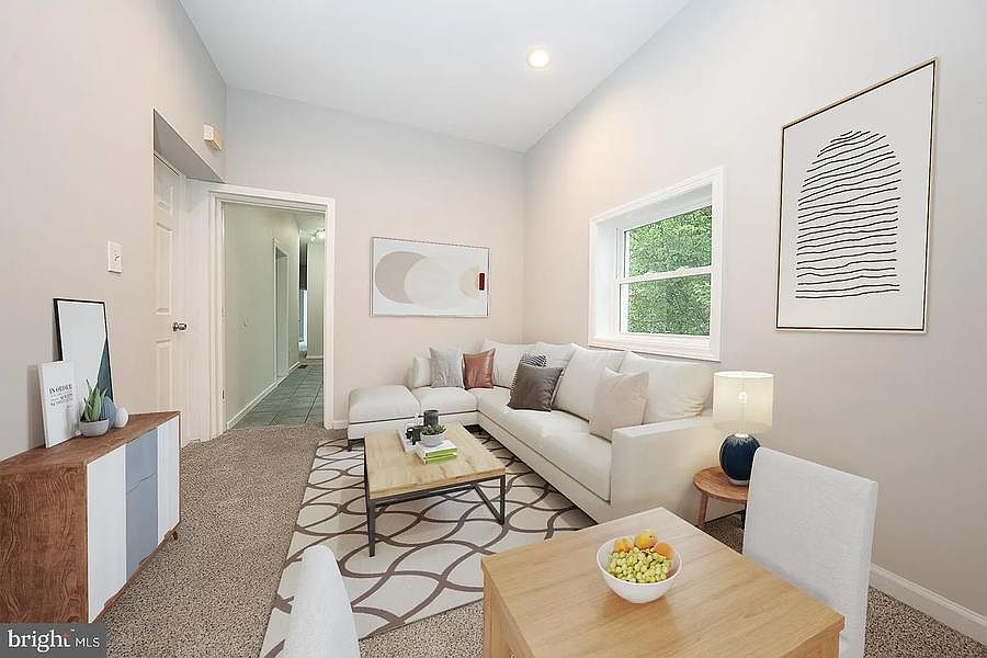 Welcome area / living room (staged)