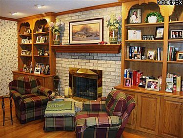 2nd image of 61 Loch Heath Ln