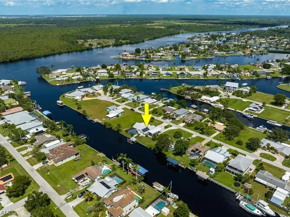 2049 Aruba Ave, Fort Myers, FL 33905