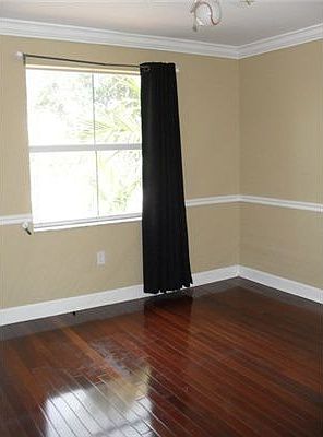 5th image of 705 NW 165th Ave