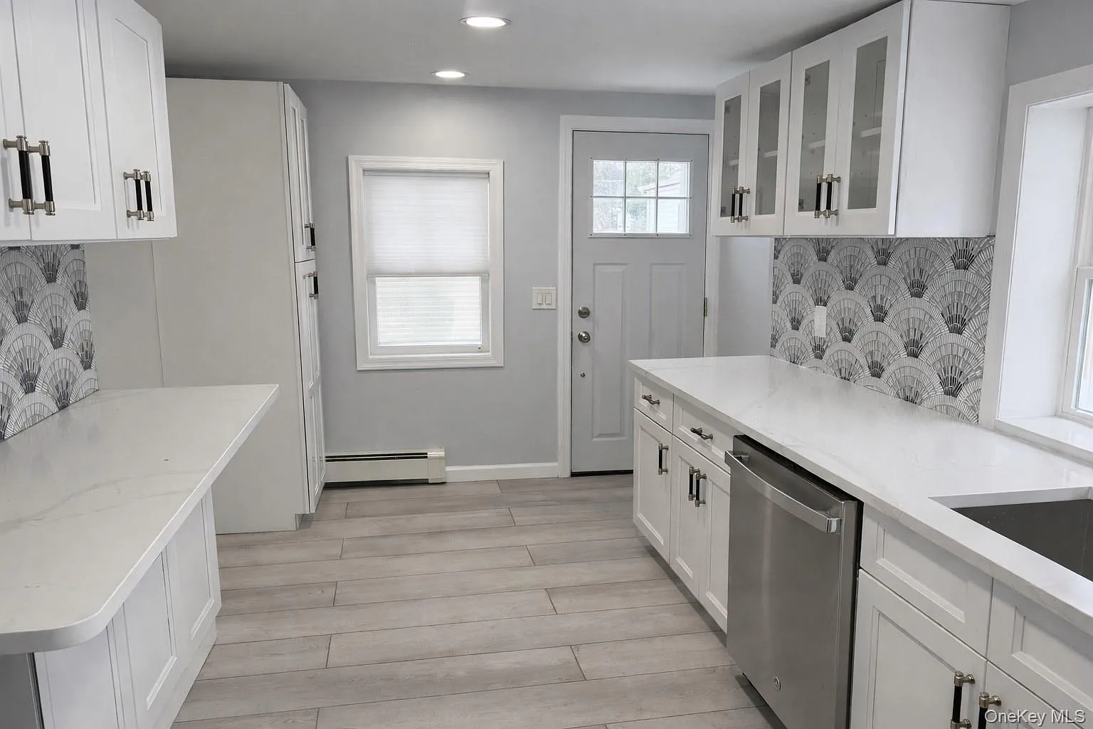 2 bed, 1.5 bath, 1290 sqft, $3,700 — Photo 4