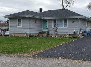 39 Alan St, Tiverton, RI 02878