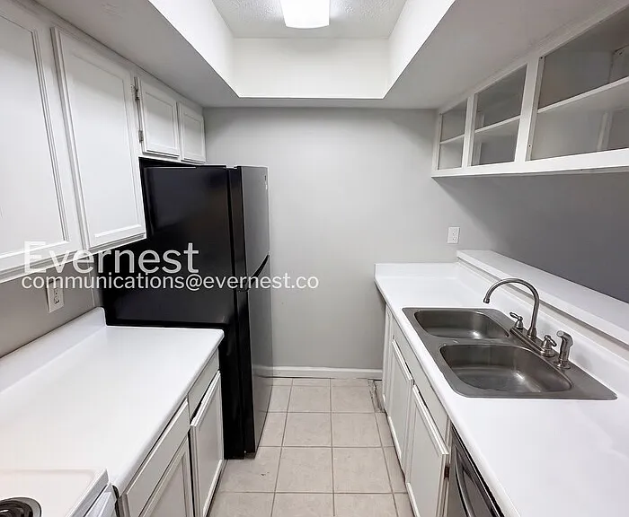 1760 Wesley Way NW #C — Photo 6