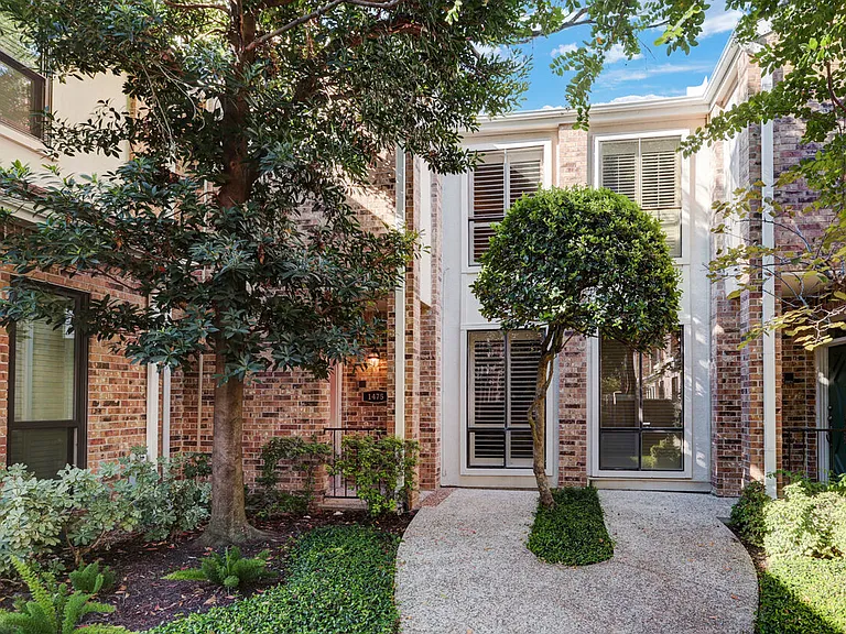 San Felipe Square Townhomes — Photo 3