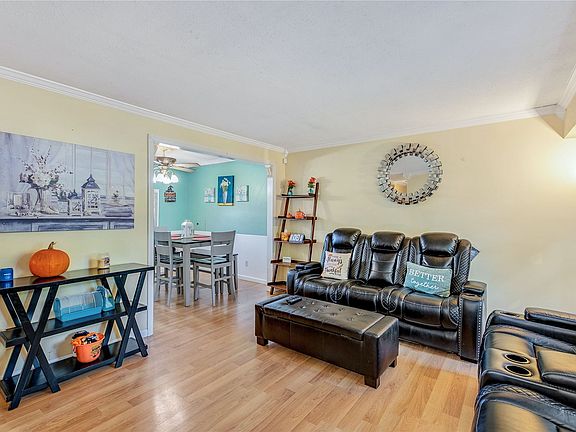5th image of 2912 Falcon Ave