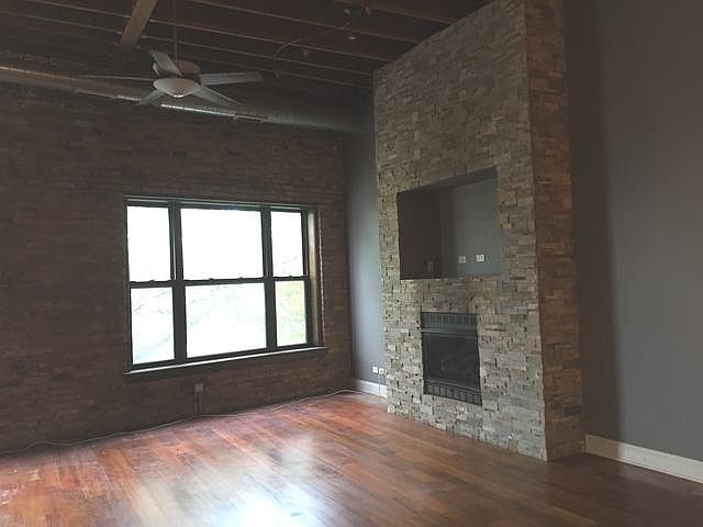 1st image of 6318 N Clark St #201