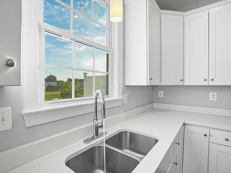 981 Rye Dr — Photo 11