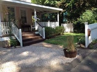 26 Shore Dr, Branford, CT 06405