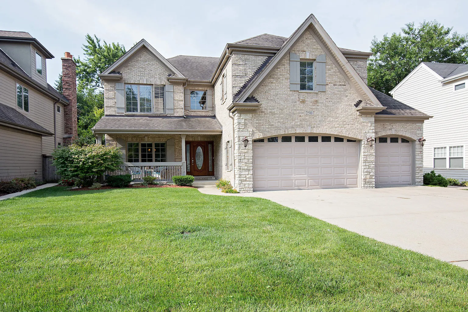 250 E Crescent Ave photo 1