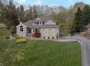 18 Hidden Hills Rd, Oak Ridge, NJ 07438