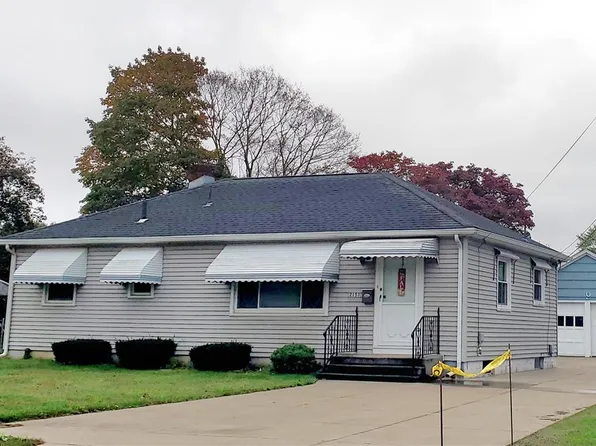 2153 N Manor Dr, Erie, PA 16505