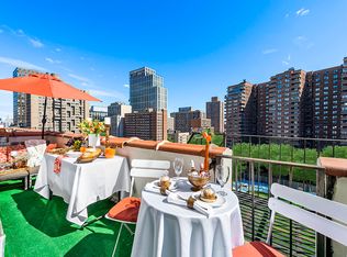 35 Essex St #D, New York, NY 10002