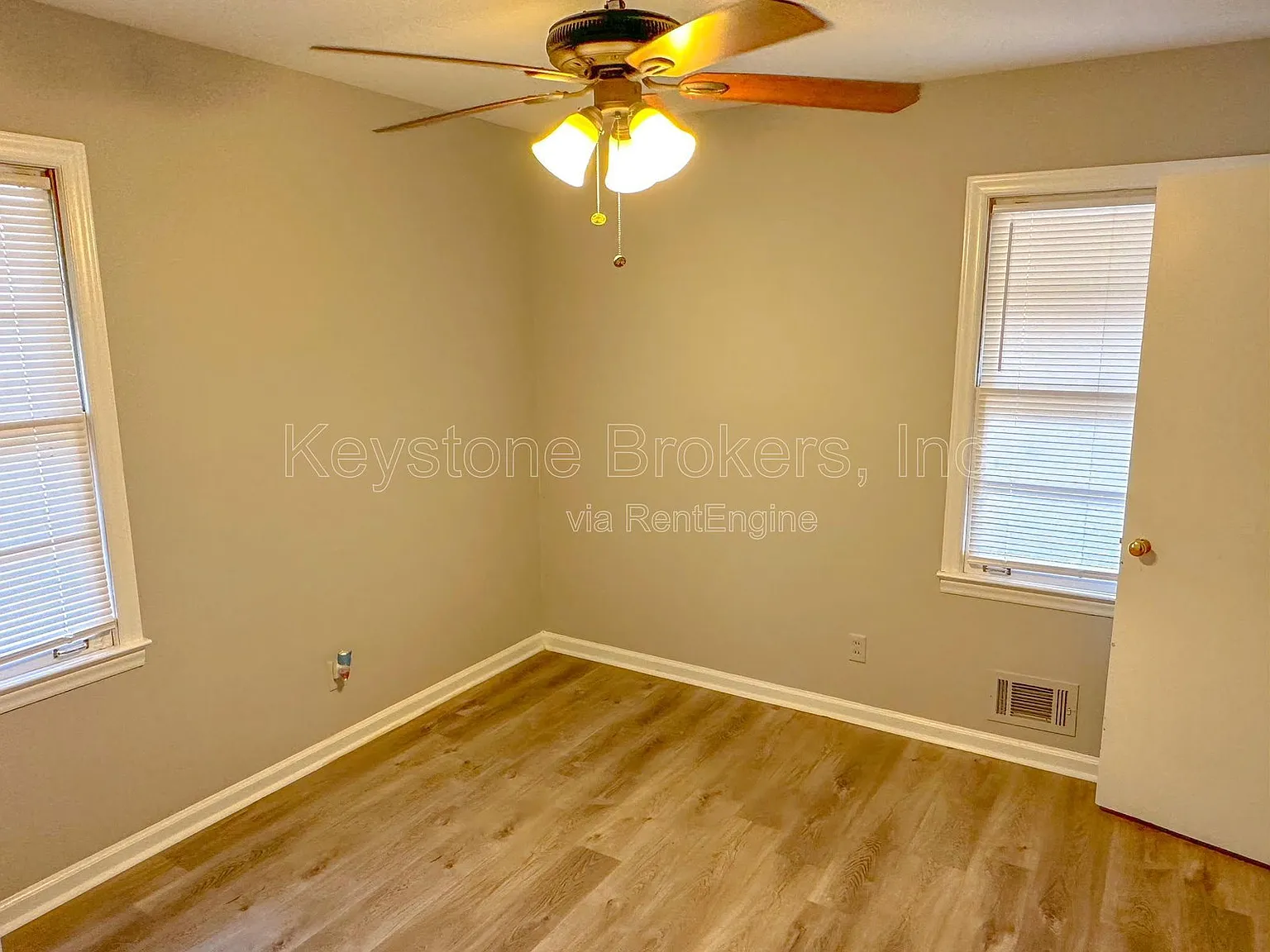 3 bed, 2.5 bath, $1,250 — Photo 3