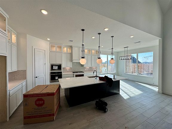 4th image of 485 Lone Ranger Dr