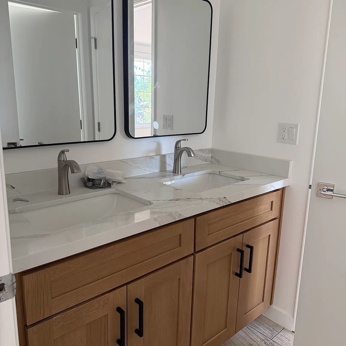 5 bed, 1676 sqft, $1,200 — Photo 2