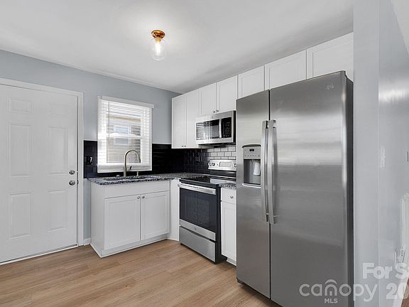 3rd image of 2607 & 2609 Celia Ave