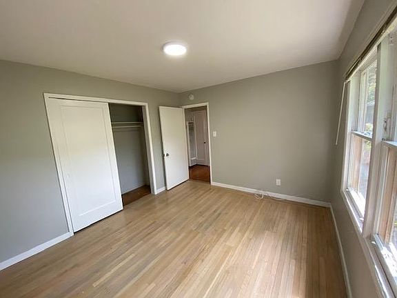 3rd image of 479 Carlos Ave