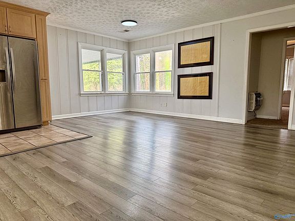 3rd image of 204 Taylor Rd