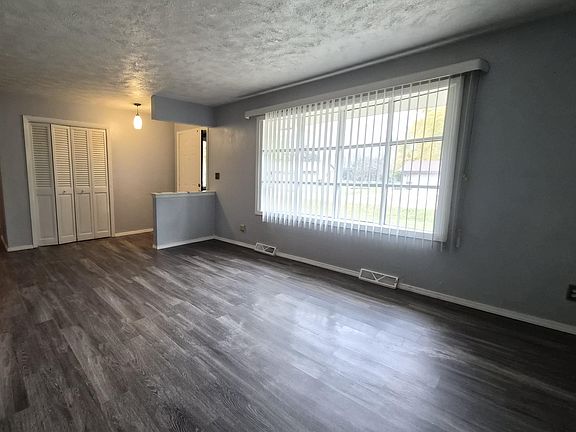 4th image of 6370 Bristlecone Ln
