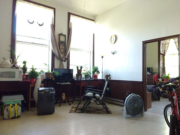 5th image of 1557 Main St #20