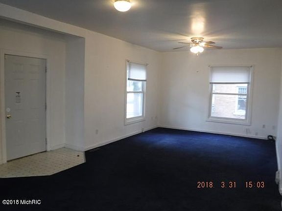 5th image of 118 Manchester St W