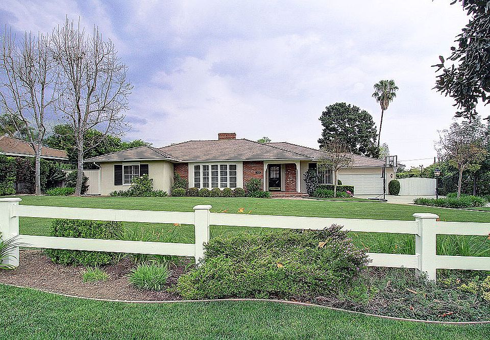 2nd image of 1428 San Carlos Rd