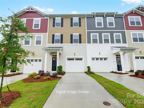 1222 Keydet Dr, Charlotte, NC 28216