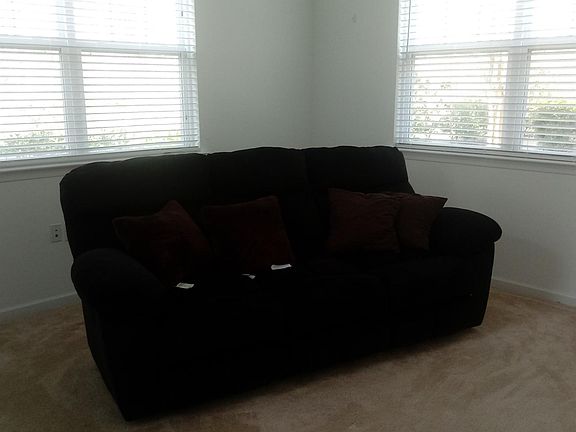 3rd image of 646 Lacy Oak Dr
