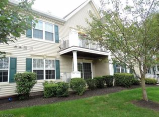 820 Magnolia Ln, Branchburg, NJ 08876