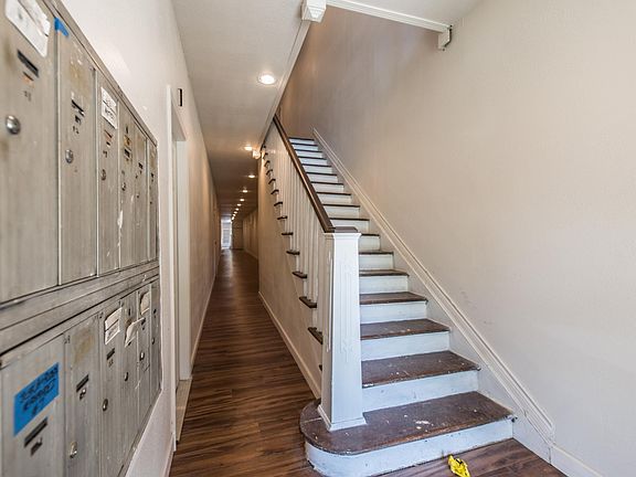 2nd image of 512 E Dewey Pl APT 2