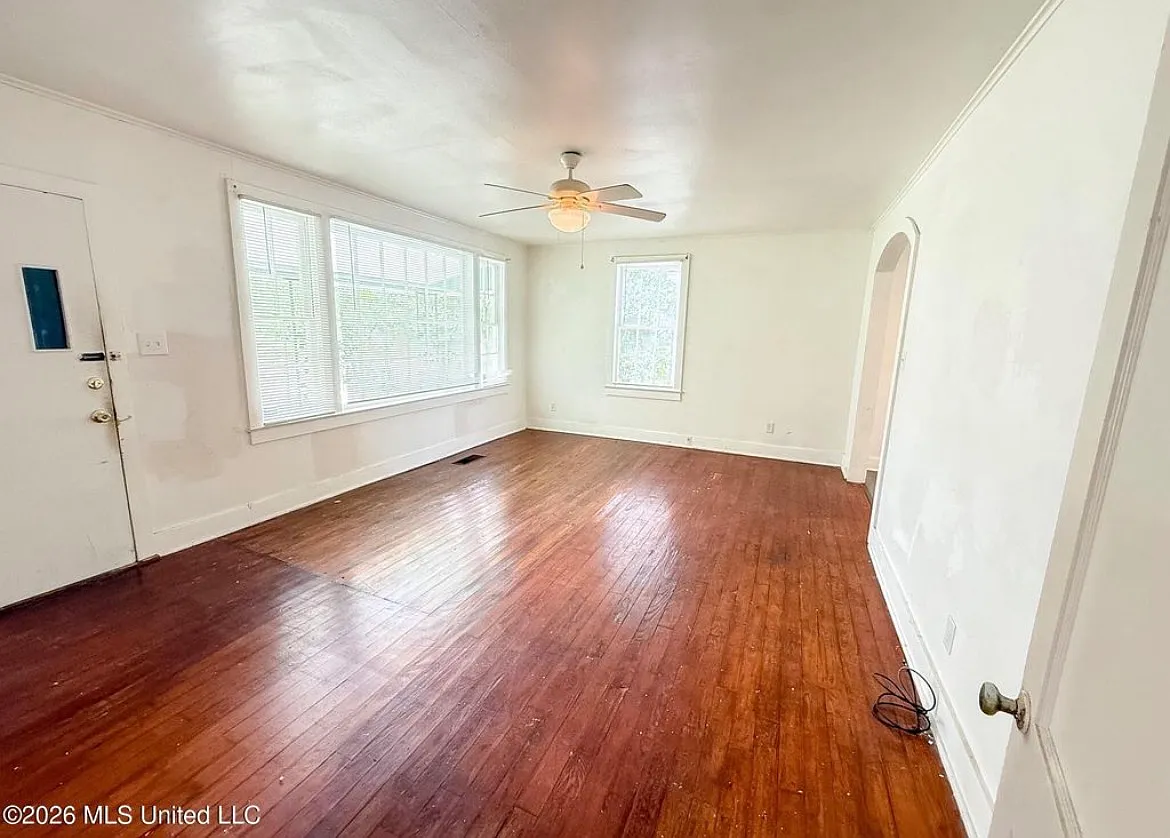 3 bed, 1200 sqft, $900 — Photo 4