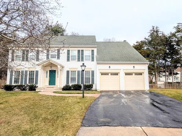 4305 Woodward Ct, Chantilly, VA 20151