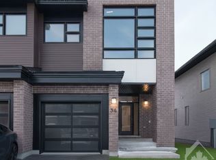 34 Plank St, Ottawa, ON K2V 0M4