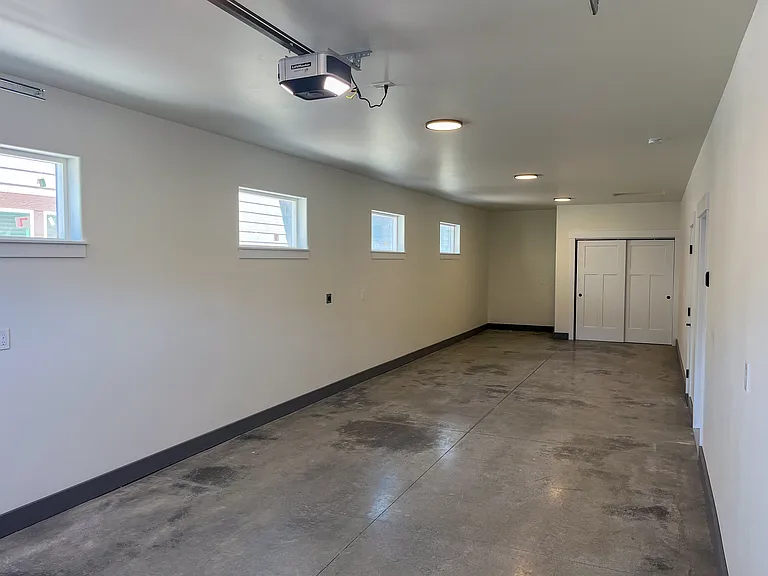 1204 W Dairy Farm Ln — Photo 18
