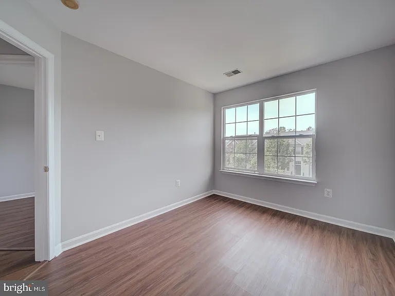 8241 Humphrey Ln — Photo 44