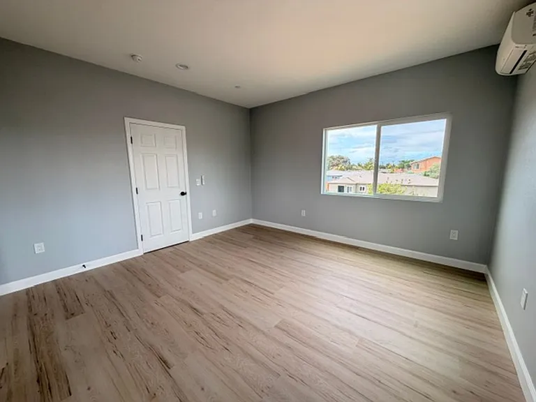 5256-5260 Groveland Drive — Photo 10