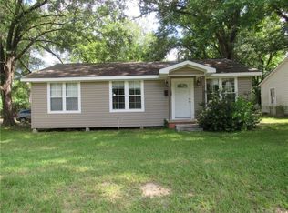 302 E Blackwell St, Oakdale, LA 71463